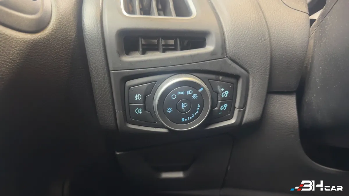 Ford Focus - photo 32