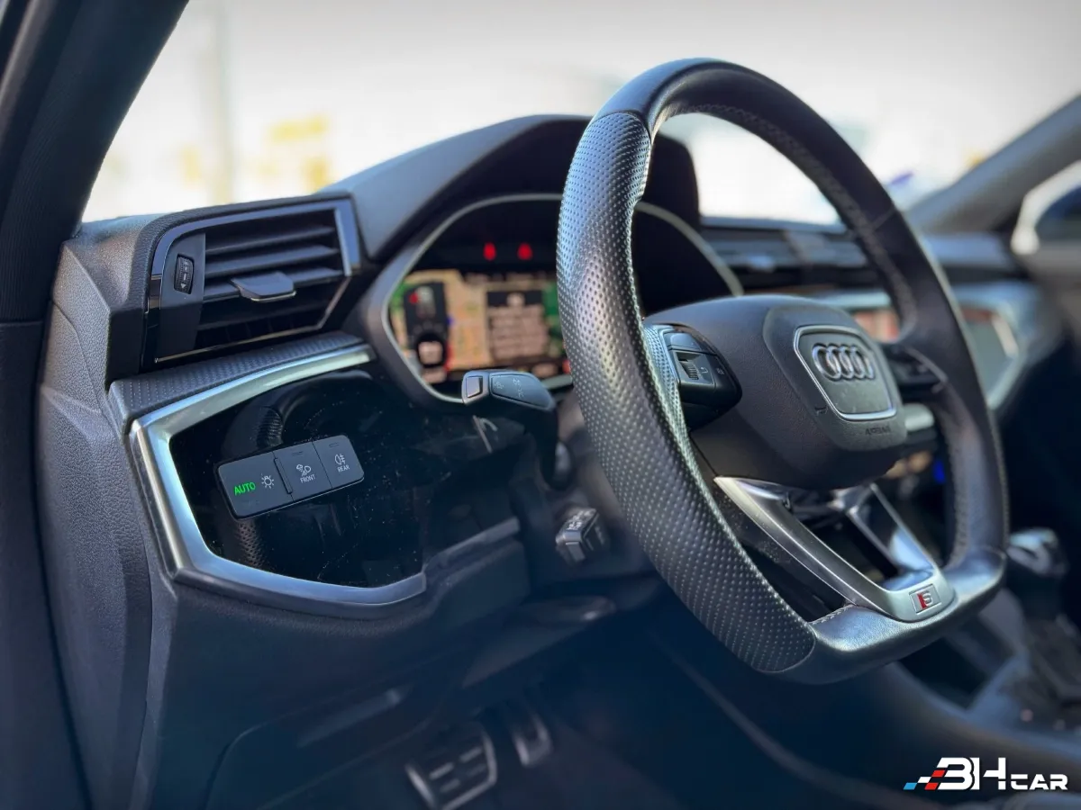 Audi Q3 - photo 20