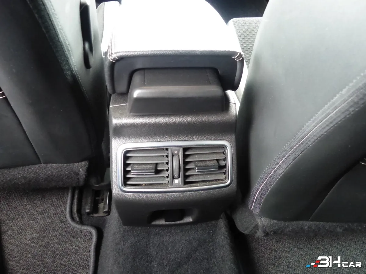 Renault Megane - photo 23