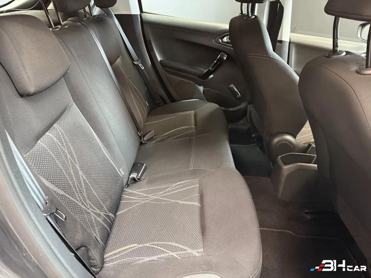 Aperçu indisponible de Peugeot 208