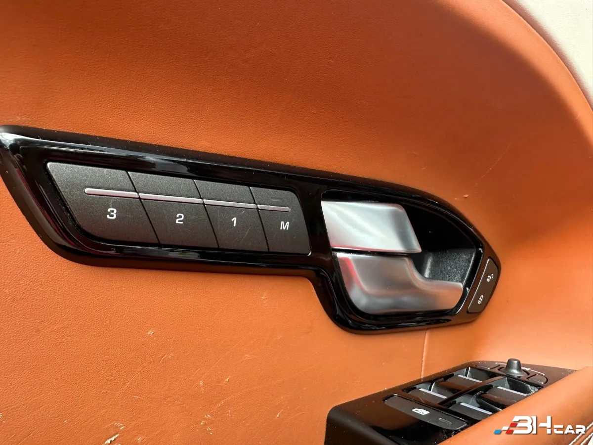 Land Rover Range Rover Evoque - photo 21