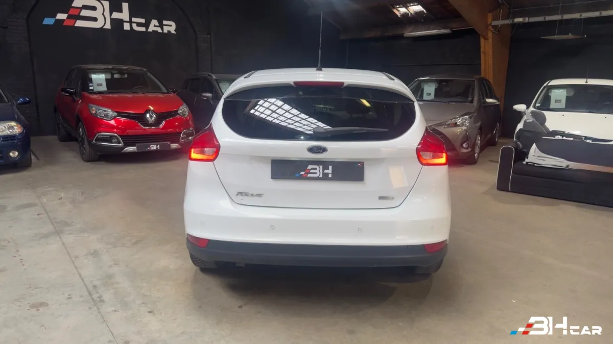 Ford Focus - photo 14