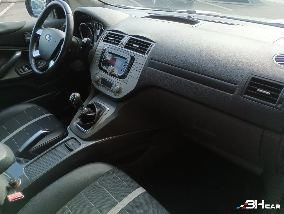 Ford Kuga - photo 16