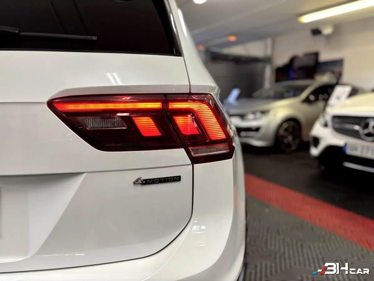 Volkswagen Tiguan - photo 12