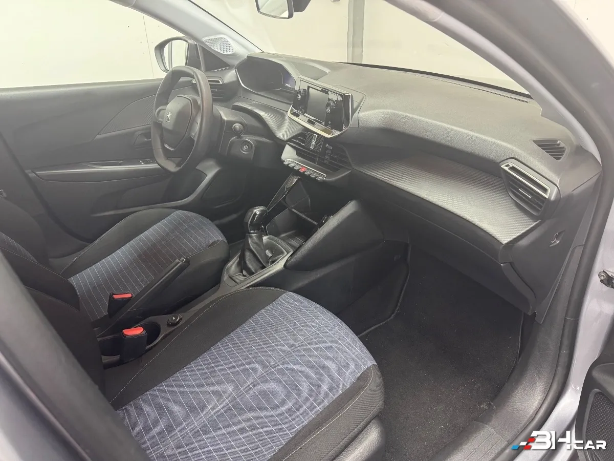 Peugeot 208 - photo 15