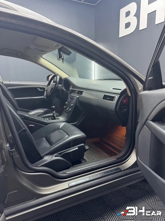 Volvo V70 - photo 20