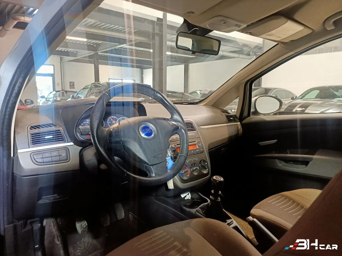 Fiat Grande Punto - photo 16