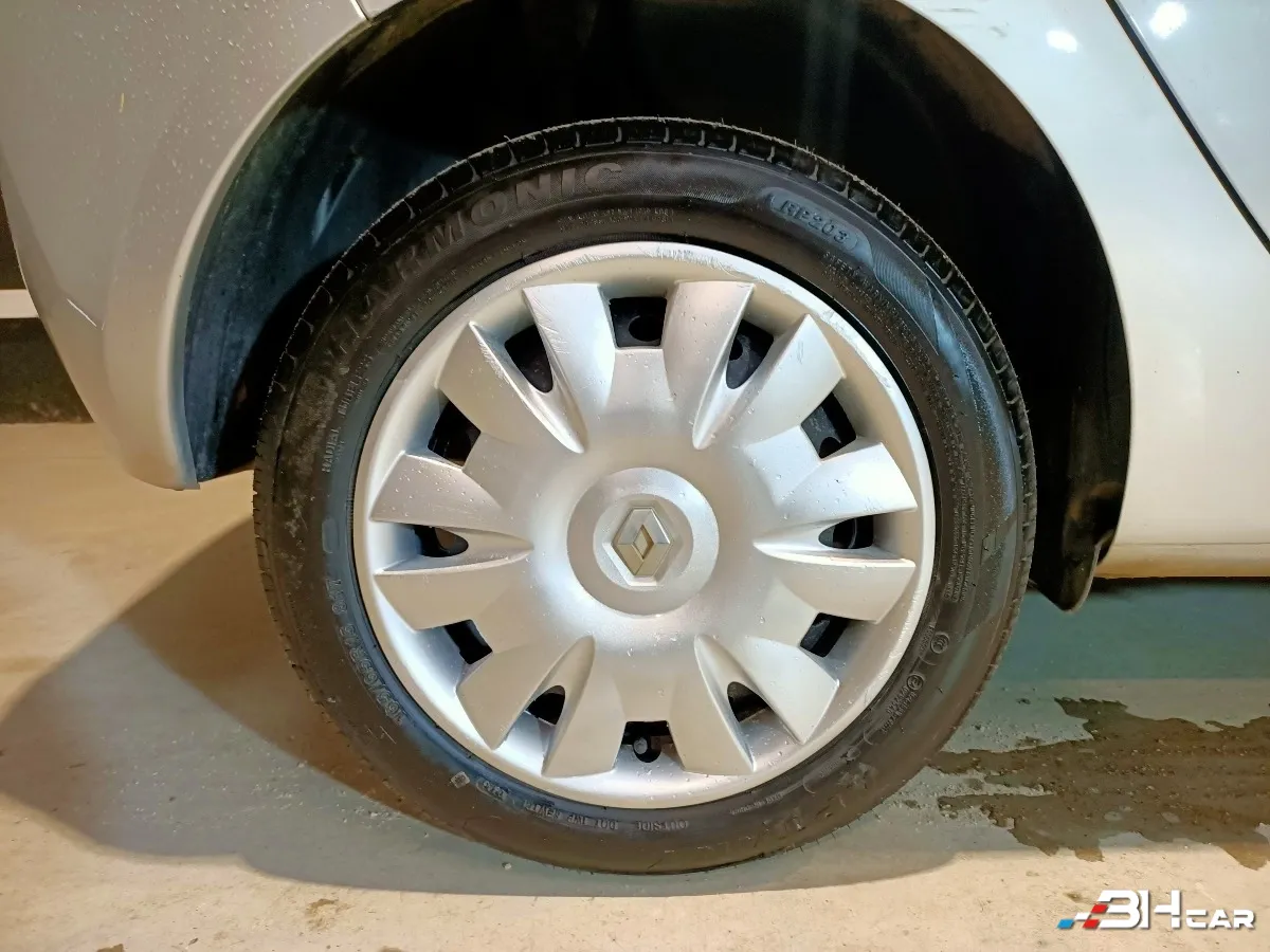 Renault Clio - photo 28