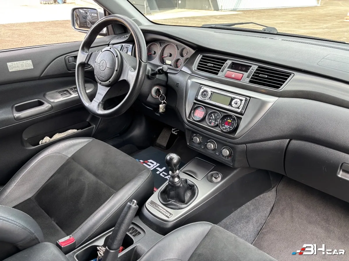Mitsubishi Lancer - photo 17