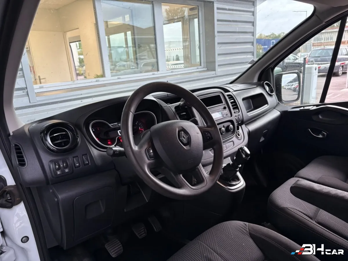 Renault Trafic Vu - photo 10