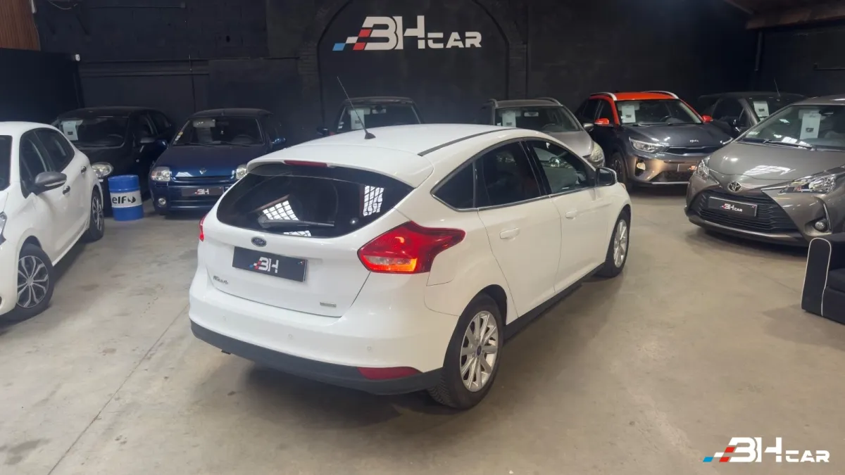 Ford Focus - photo 12
