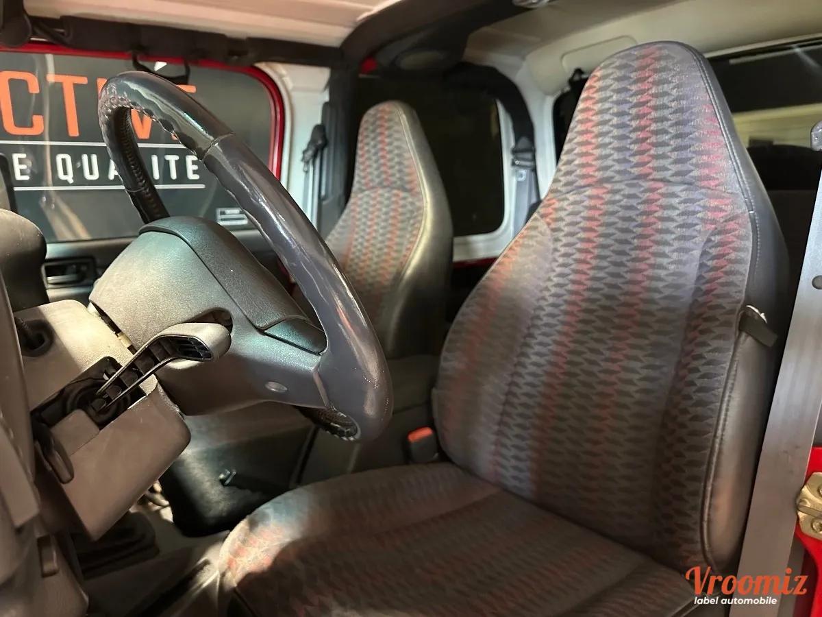 Jeep Wrangler TJ 4.0 177 CH SAHARA