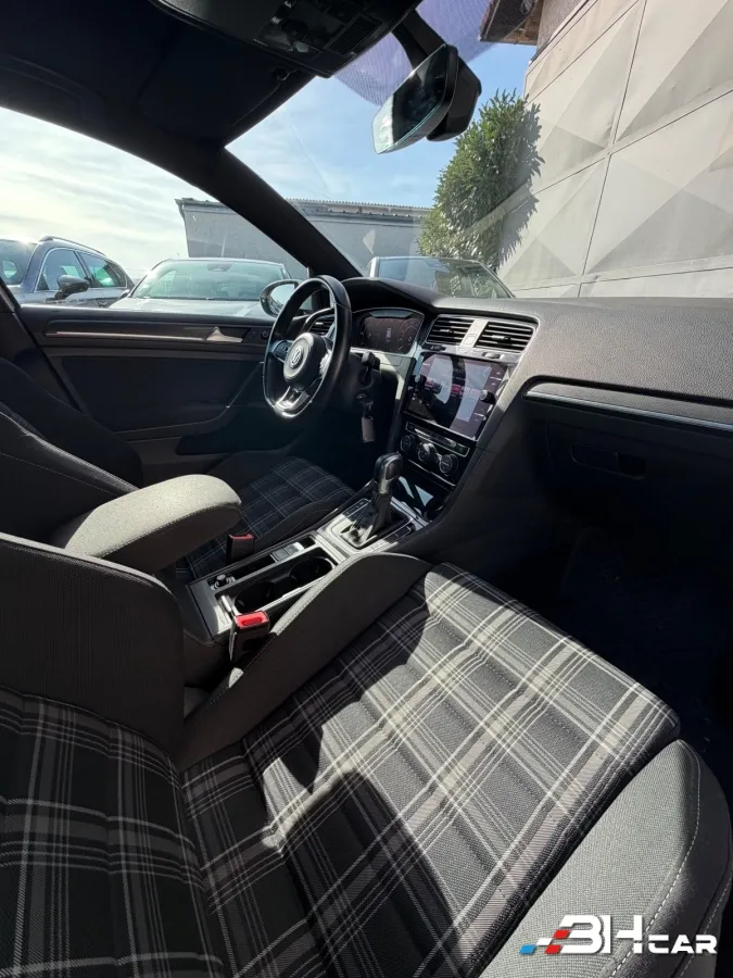 Volkswagen Golf - photo 10