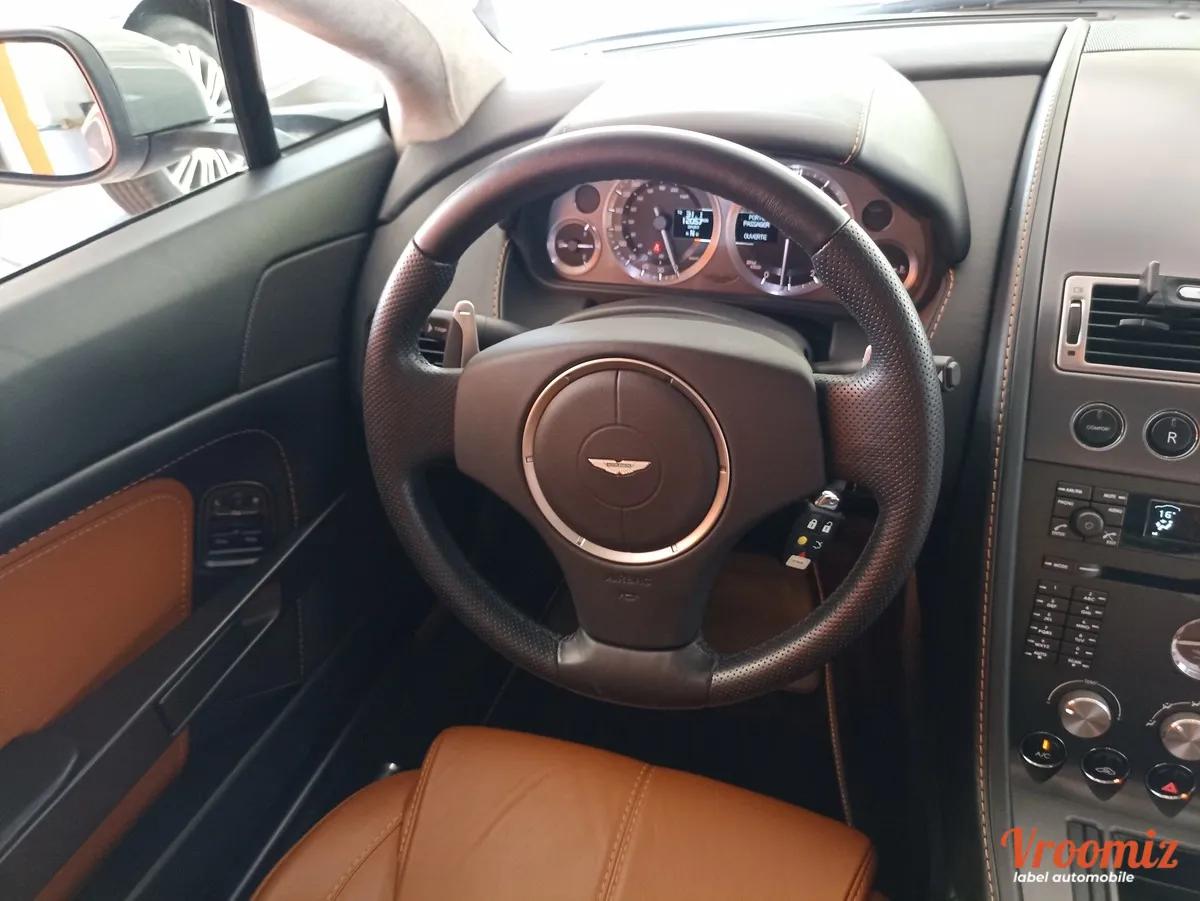 Aston Martin V8 Vantage 