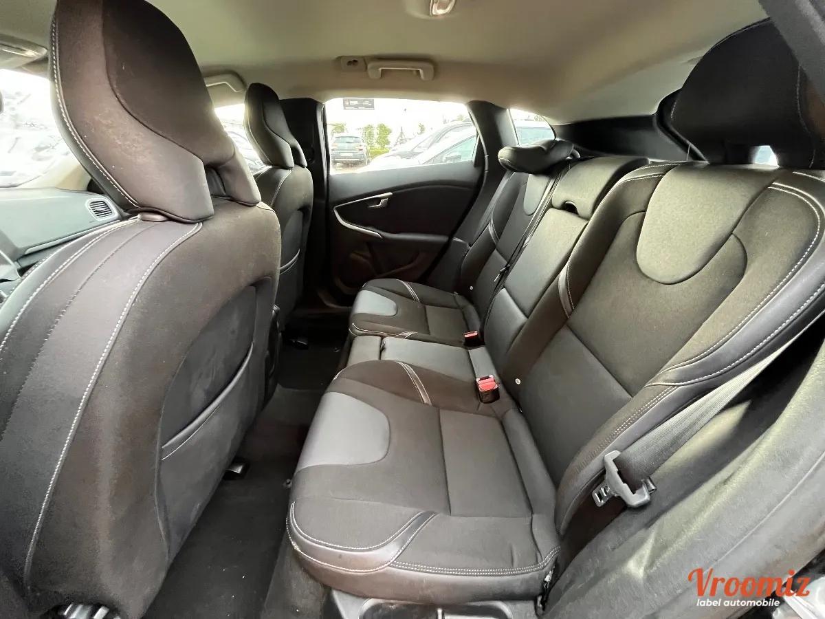 VOLVO V40 II D2 2.0 TDi Geartronic 120 CV Boîte automatique