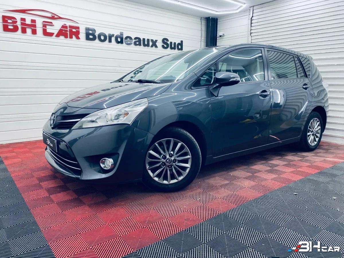 Image: Toyota Verso 1.6 D4D 110 DESIGN // CAMERA DE RECUL / ENTRETIEN COMPLET / TOIT PANORAMIQUE