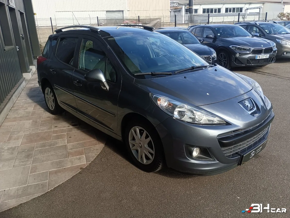Peugeot 207 - photo 8