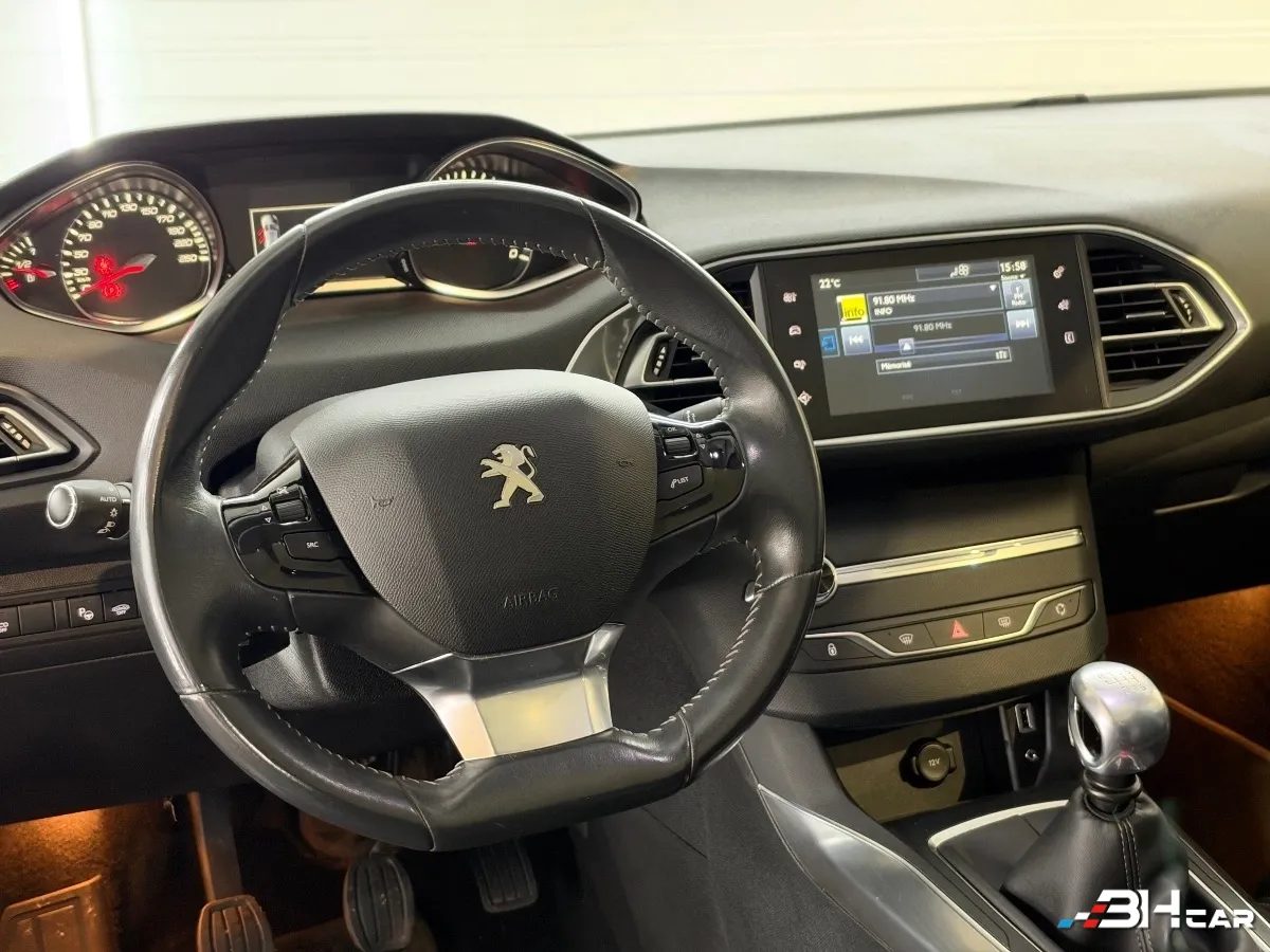Peugeot 308 - photo 3