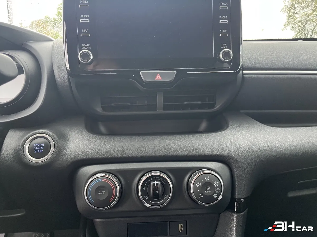 Toyota Yaris - photo 18