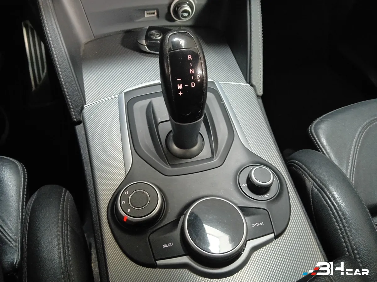 Alfa Romeo Stelvio - photo 20