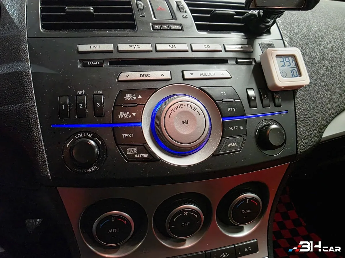 Mazda 3 - photo 13