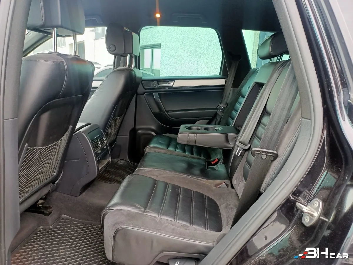 Volkswagen Touareg - photo 16