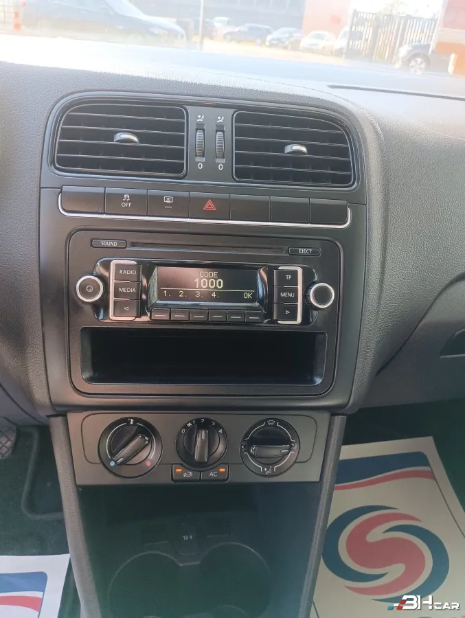 Volkswagen Polo - photo 24