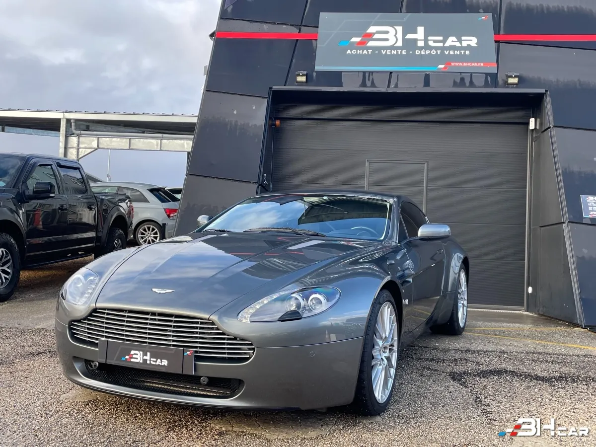 Aston Martin VANTAGE