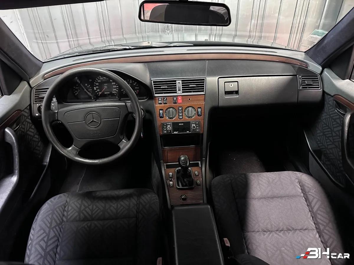 Aperçu indisponible de Mercedes-Benz Classe C