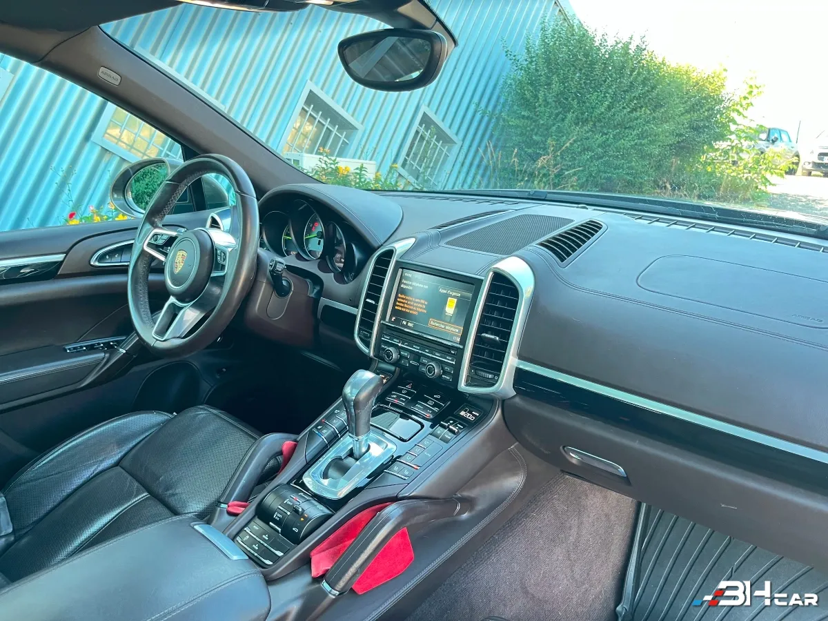 Porsche Cayenne - photo 18