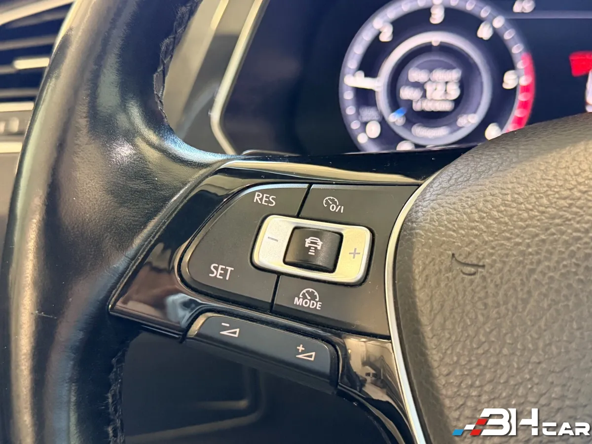 Volkswagen Tiguan - photo 19