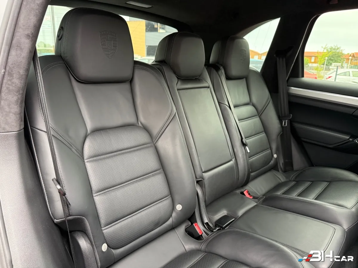 Porsche Cayenne - photo 16