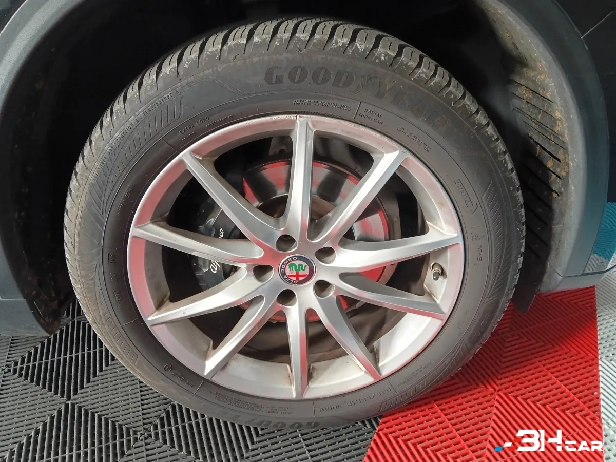Alfa Romeo Stelvio - photo 24