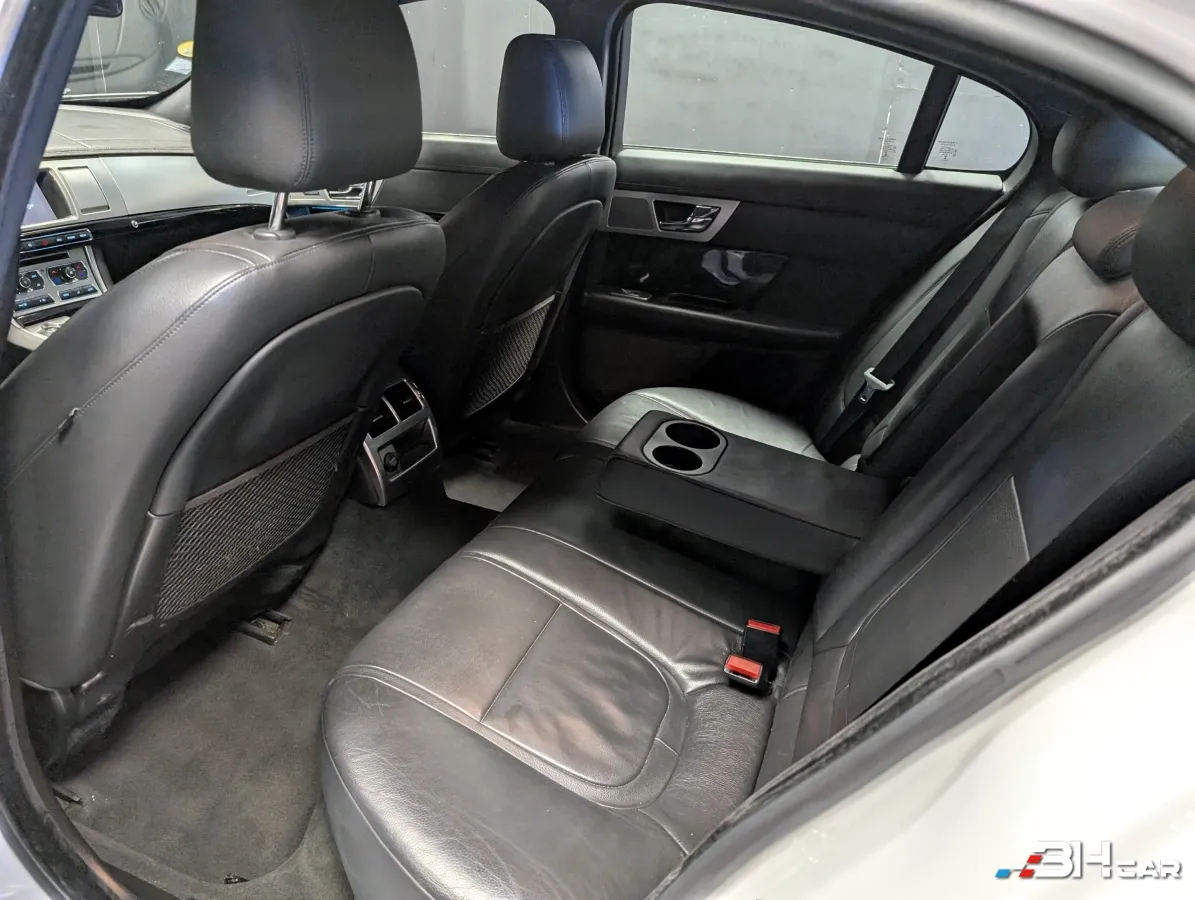Jaguar Xf - photo 27