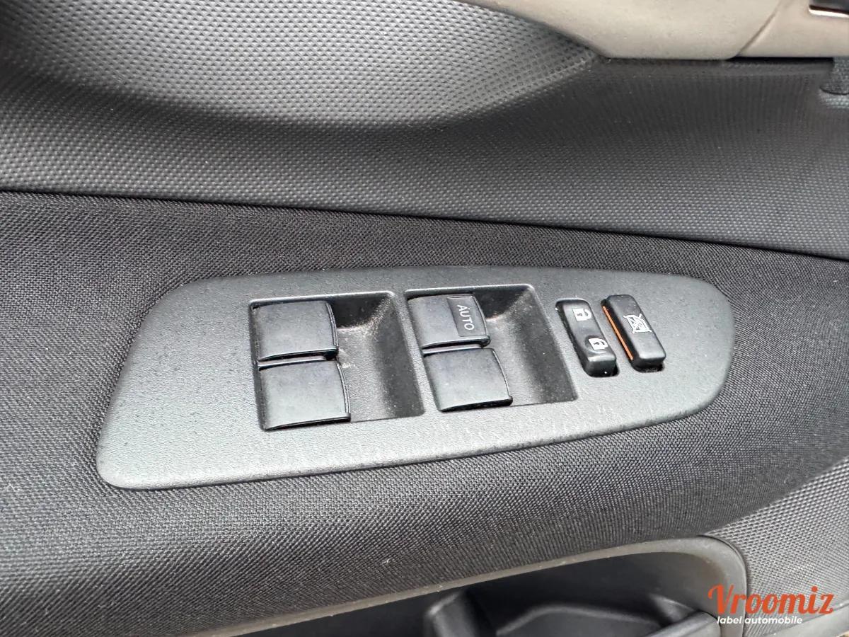 TOYOTA AURIS 1.6i SOL BVA