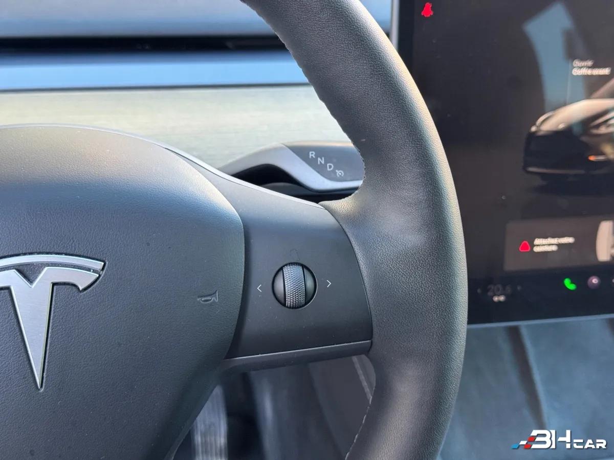 Aperçu indisponible de Tesla Model-y