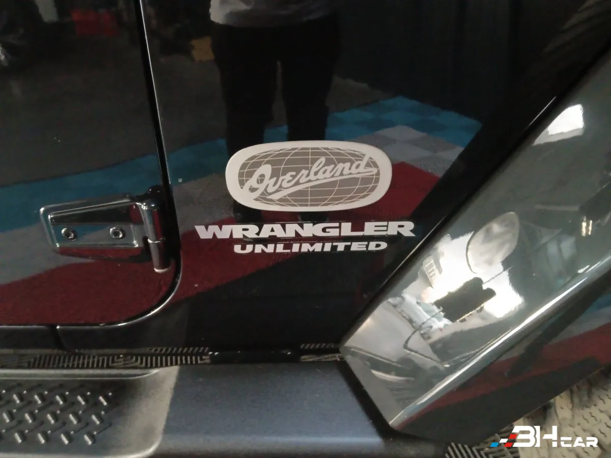 Jeep Wrangler - photo 11
