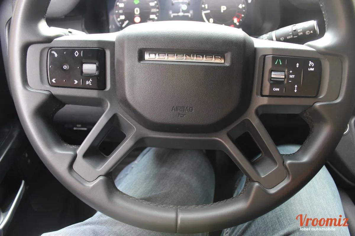 Land Rover Defender 