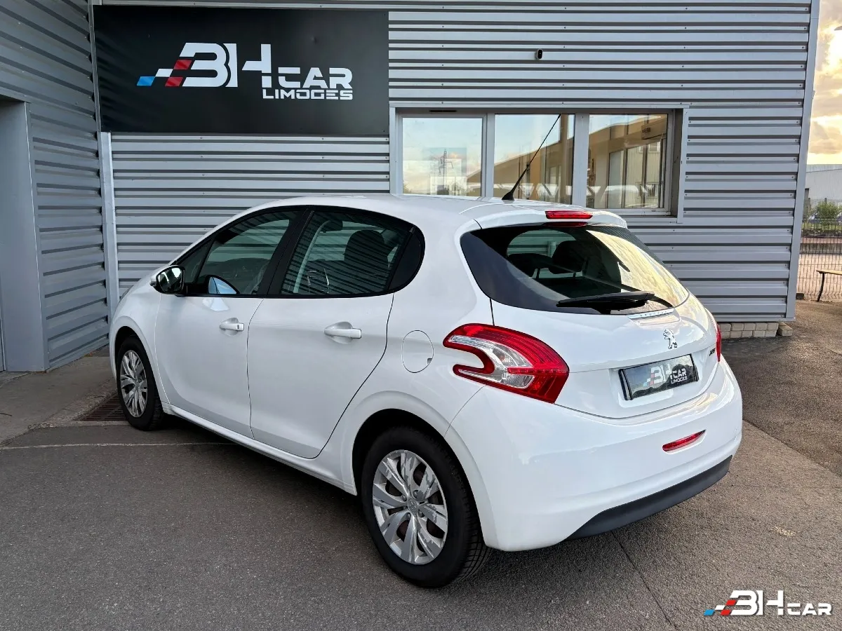 Peugeot 208 - photo 5