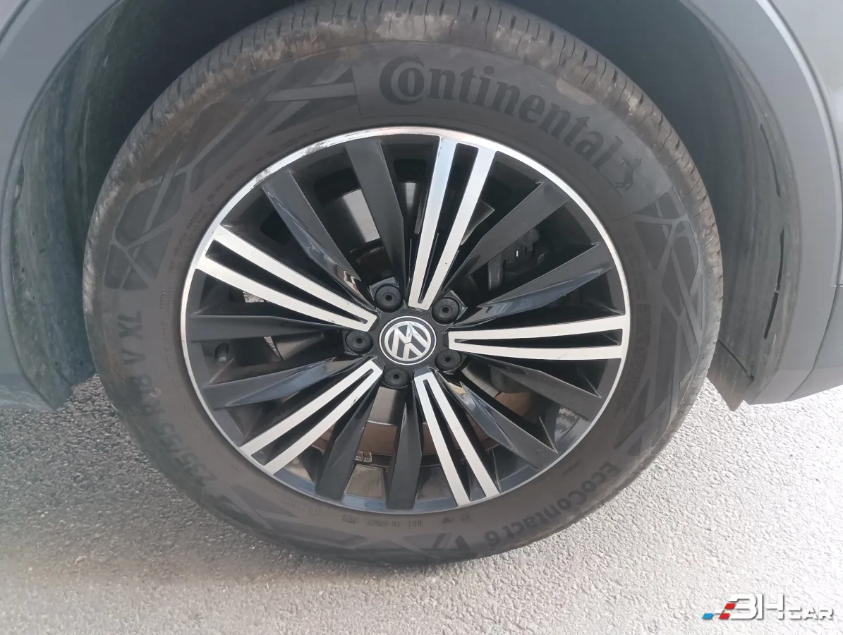 Volkswagen Tiguan - photo 13
