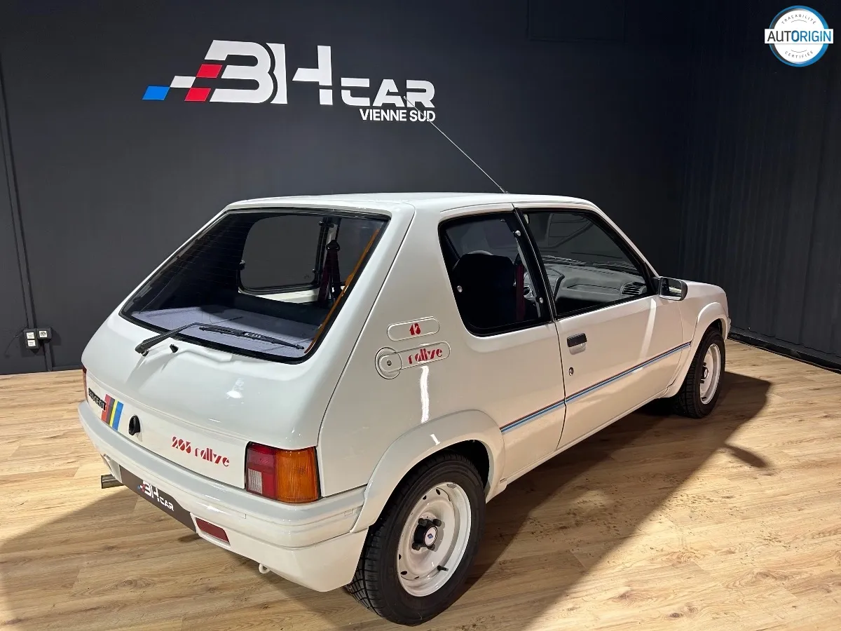 Peugeot 205 - photo 6