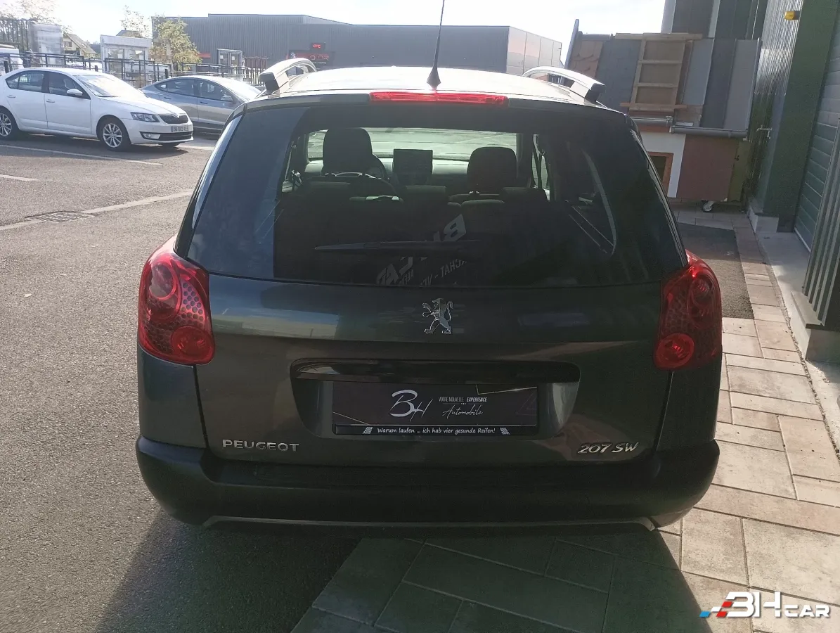 Peugeot 207 - photo 4