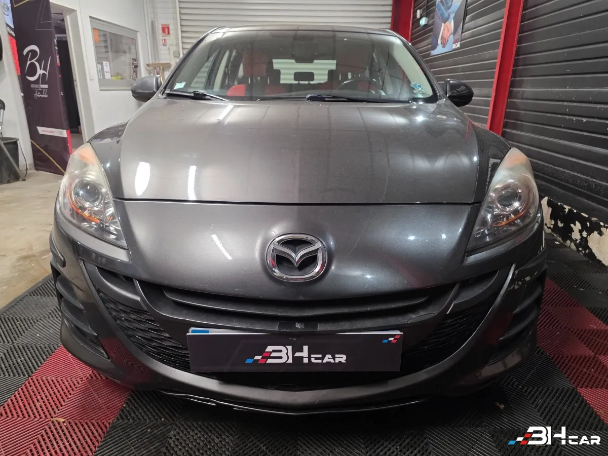 Mazda 3 - photo 2