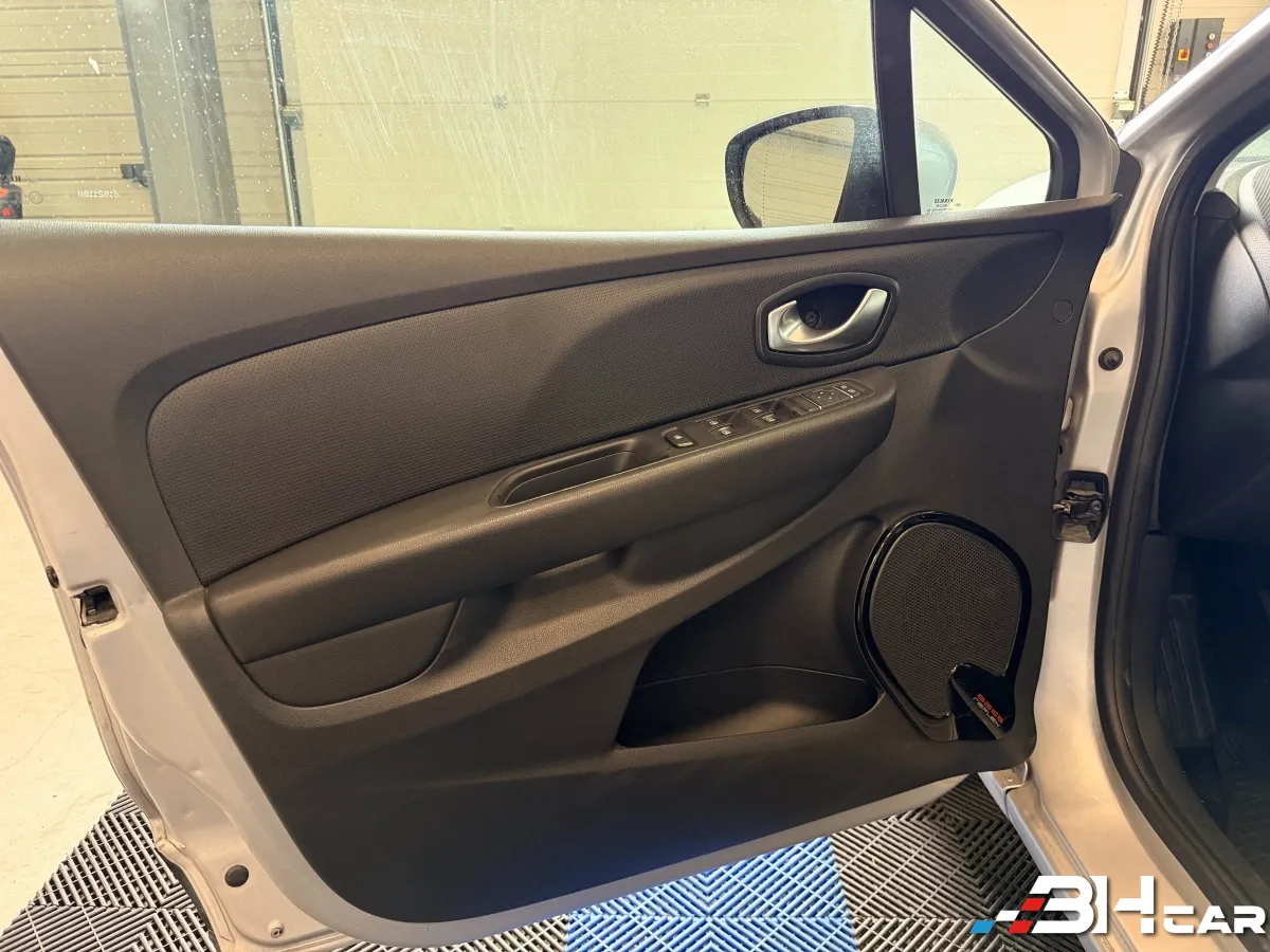 Renault Clio - photo 21