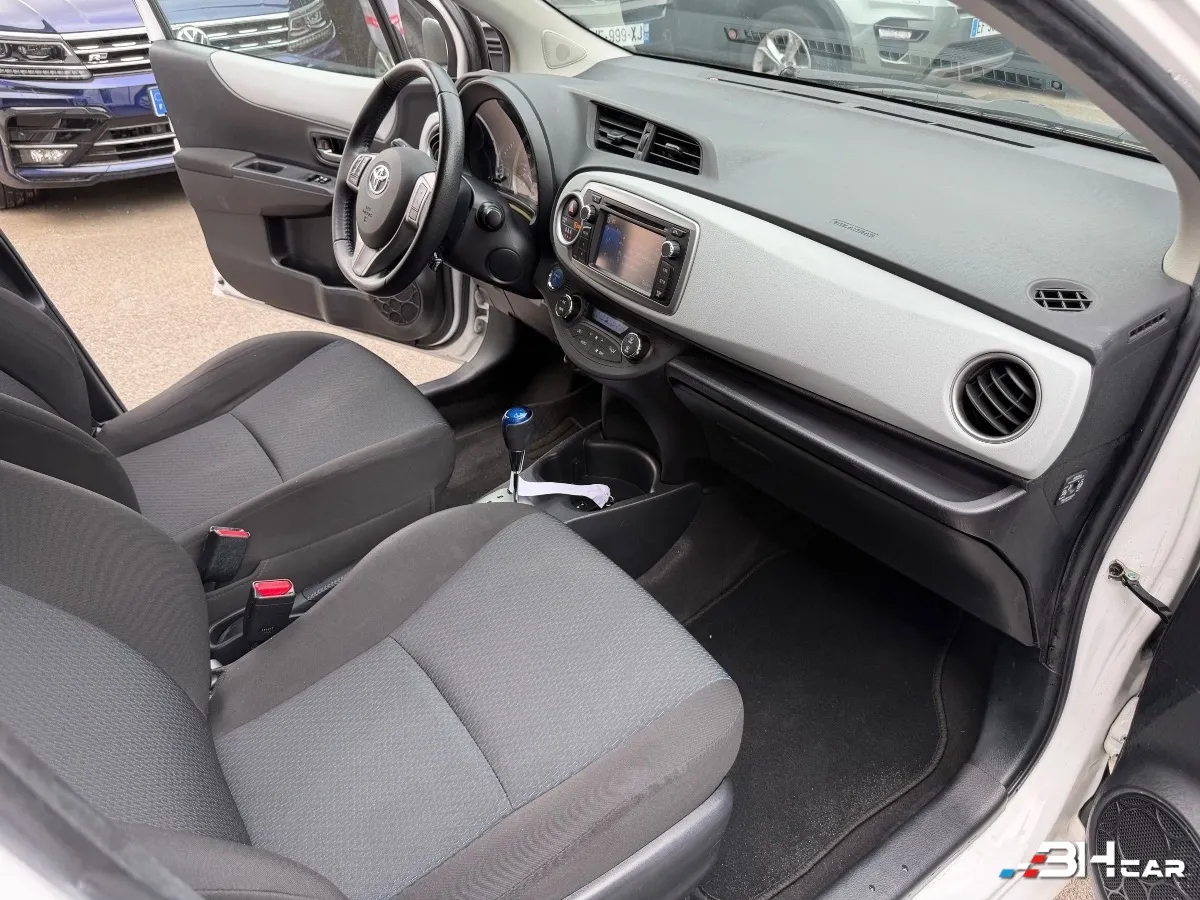 Toyota Yaris - photo 10