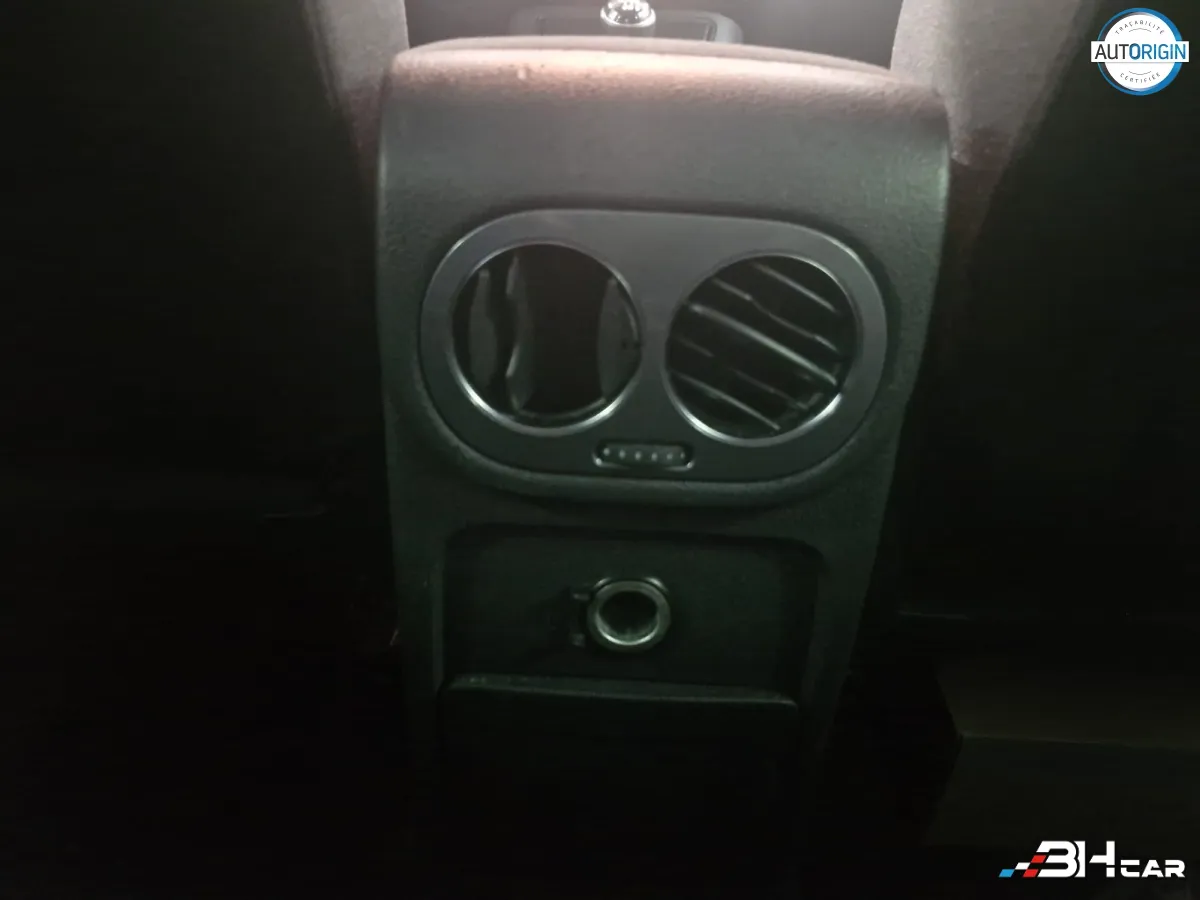 Volkswagen Tiguan - photo 24