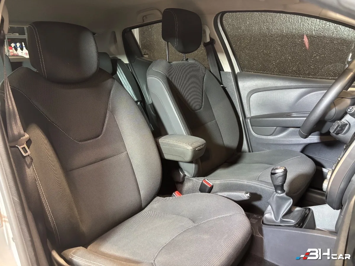 Renault Clio - photo 4