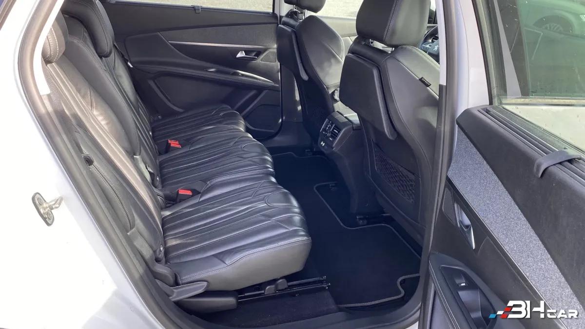 Aperçu indisponible de Peugeot 5008