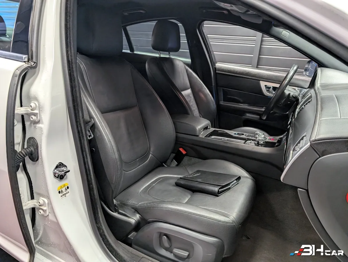 Jaguar Xf - photo 11