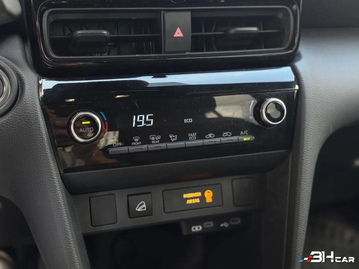 Toyota Yaris - photo 16